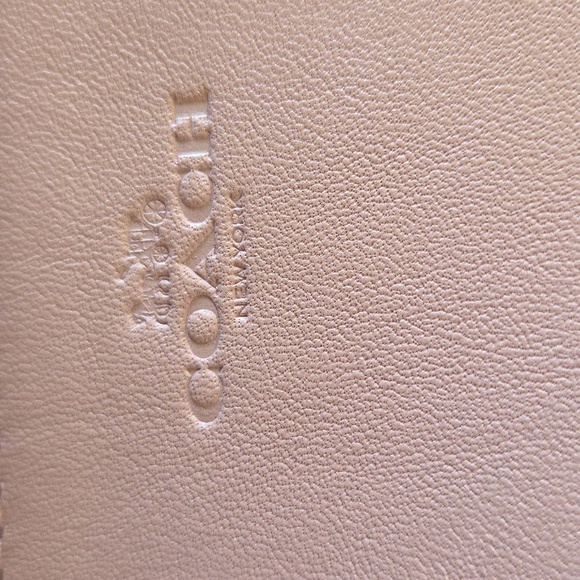 Coach Blush Embossed Cossbody New without tags - Picture 7 of 7